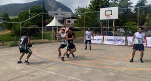 Goval 3x3 agita a Praça Itatiaia com basquete e exposição de carros antigos