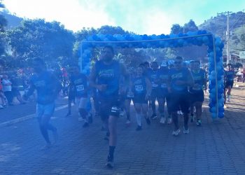 Corrida dos Campeões reúne comunidade e tem presença de Alex Poatan em Sobrália