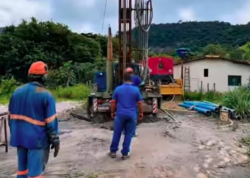 Prefeitura de Teófilo Otoni inicia perfuração emergencial de poços em comunidades rurais
