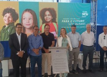 FIEMG inaugura escola do SESI em Araçuaí e lança pedra fundamental de nova unidade em Salinas
