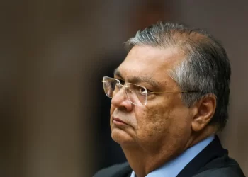 Dino pede vista e STF suspende julgamento sobre royalties do petróleo