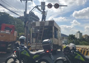 Prefeitura vai instalar barreira física para impedir tráfego de veículos pesados no Viaduto do Filadélfia