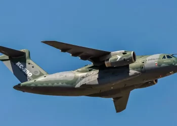 Embraer assina contrato de venda de aviões para os Emirados Árabes