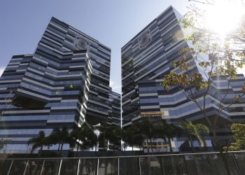 PF investiga passageiro chileno por ofensas racistas e homofóbicas