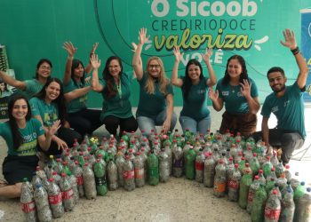 Campanha garante cadeira de rodas por meio de ação solidária da Sicoob Crediriodoce