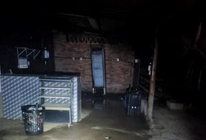Incêndio atinge antiga casa de shows no bairro Turmalina