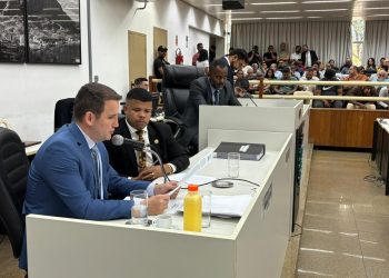 Comissão aprova parecer e processo contra Coronel Sandro vai ao plenário