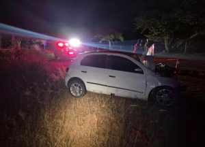 Colisão entre dois carros provoca morte de mulher na MGC-120 em Guanhães