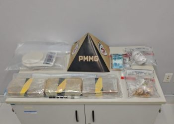 PM apreende cerca de 3 quilos de pasta base de crack e homem é preso no bairro Santa Terezinha