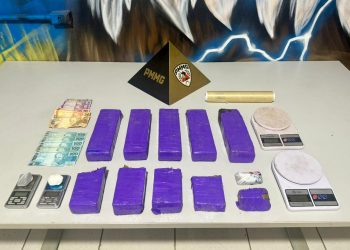Apreensão de oito barras de maconha termina com pai preso e filho apreendido em Ipatinga