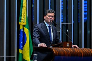 Sergio Moro critica troca de delegado da PF em investigação sobre fraudes no INSS