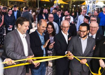 Com presença do governador, Expoleste inicia programação em Valadares