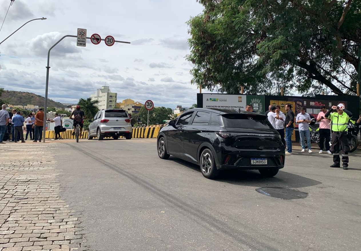Prefeitura de Valadares libera circulação parcial no Viaduto do Filadélfia após obras emergenciais