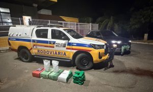 Homem é preso pela PMRv com 108 barras de maconha na BR-259 em Valadares
