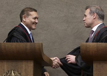 Nunes Marques toma posse como presidente do TSE