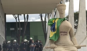 Moraes nega aplicação imediata da lei de dosimetria a “Débora do Batom”
