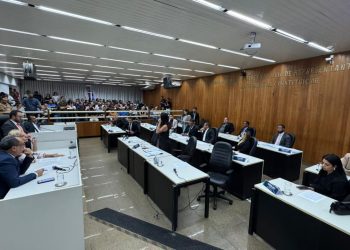 Câmara de Valadares aprova projetos voltados à valorização do servidor e incentivo à economia local