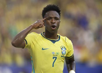 Brasil encara Japão em duelo decisivo por vaga nas oitavas da Copa do Mundo
