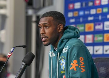 Rayan destaca papel defensivo do ataque em trabalho de Ancelotti