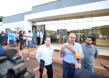 Governo do Estado vistoria obras de UBS em Central de Minas