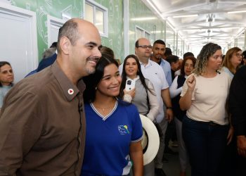 Governo de Minas entrega novo prédio de escola estadual em Virginópolis e amplia acesso à educação