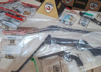 PM prende dois homens e apreende dois adolescentes após furto a uma fazenda em Tarumirim