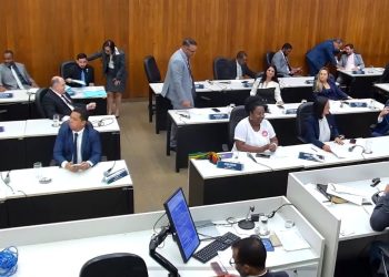 Plenário da Câmara Municipal analisa vetos e projetos na segunda reunião ordinária do mês