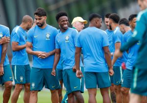 Brasil enfrenta a Escócia por vaga na segunda fase da Copa do Mundo