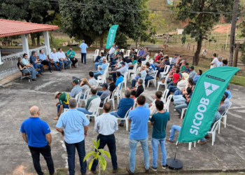 Encontro reúne produtores rurais e debate avanços da pecuária leiteira em Tumiritinga