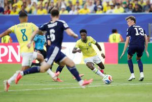 Brasil vence Escócia e garante vaga no mata-mata da Copa do Mundo