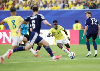 Brasil vence Escócia e garante vaga no mata-mata da Copa do Mundo