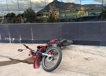 Motociclista embriagado invade calçada, atropela mulher e quase atinge crianças em Valadares