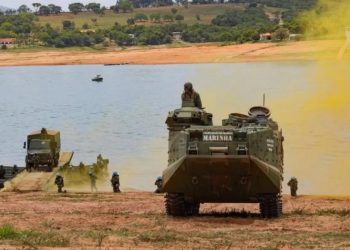 Marinha reúne 2 mil militares em Minas