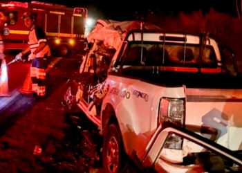Motorista morre em colisão frontal entre caminhonete e caminhão na BR-381