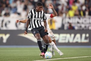 Com gol nos acréscimos, Botafogo bate Santos na retomada do Brasileirão
