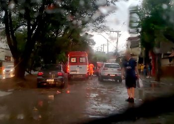 Temporal causa transtornos na cidade; Defesa Civil e equipes de trânsito seguem mobilizadas