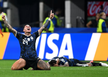 Com outra virada incrível, Argentina despacha Inglaterra e vai à final