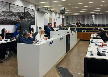 Câmara Municipal aprova projetos voltados à saúde, segurança e comércio legal