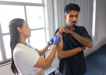 TV Leste promove vacinação e imuniza colaboradores