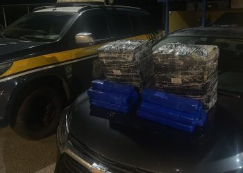 PRF apreende cerca de 50 kg de maconha em Teófilo Otoni