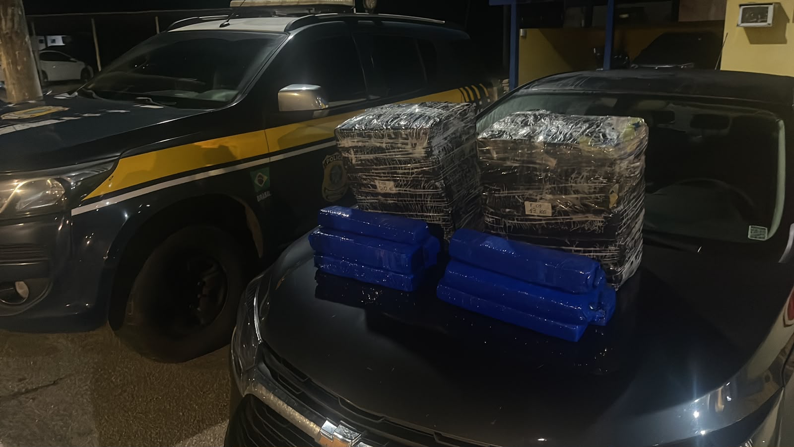 PRF apreende cerca de 50 kg de maconha em Teófilo Otoni