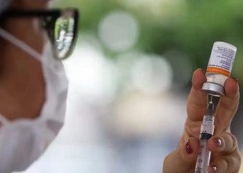 Atualização de vacinas contra a Covid-19 deve incluir proteção contra novas variantes 