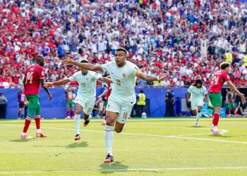 França vence Marrocos e garante vaga na semifinal da Copa do Mundo
