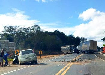 Acidente na BR-381 em Belo Oriente deixa mortos e interdita rodovia