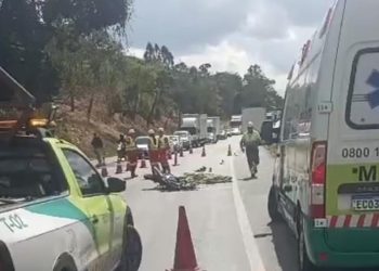 Pai e filho morrem após motocicleta atropelar agente da PRF durante fiscalização na BR-116 em Inhapim