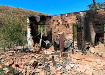 Tia e sobrinho morrem após incêndio atingir residência na zona rural de Pescador