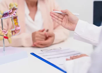 Sinais do câncer colorretal devem ser checados com rapidez; saiba mais
