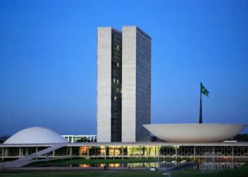 MOBILIZAÇÃO EM BRASÍLIA: PREFEITOS MINEIROS QUEREM BARRAR PAUTAS BOMBA E APROVAR ADICIONAL DO FPM