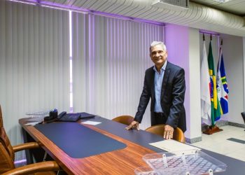 Coronel Sandro reassume em Valadares 