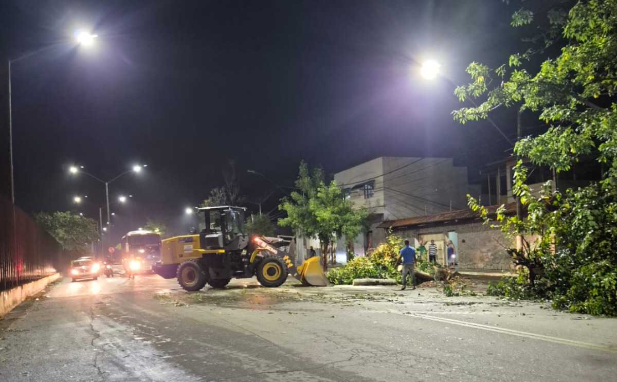 Prefeitura mantém força-tarefa após chuvas e ventos fortes que atingiram Valadares
